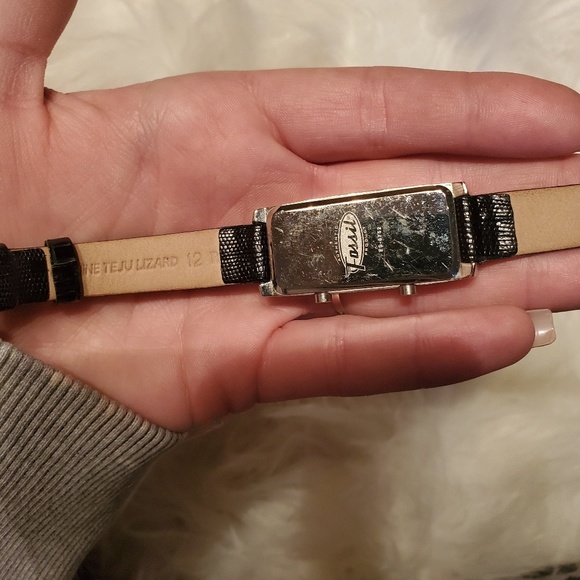 Watch - Picture 2 of 3